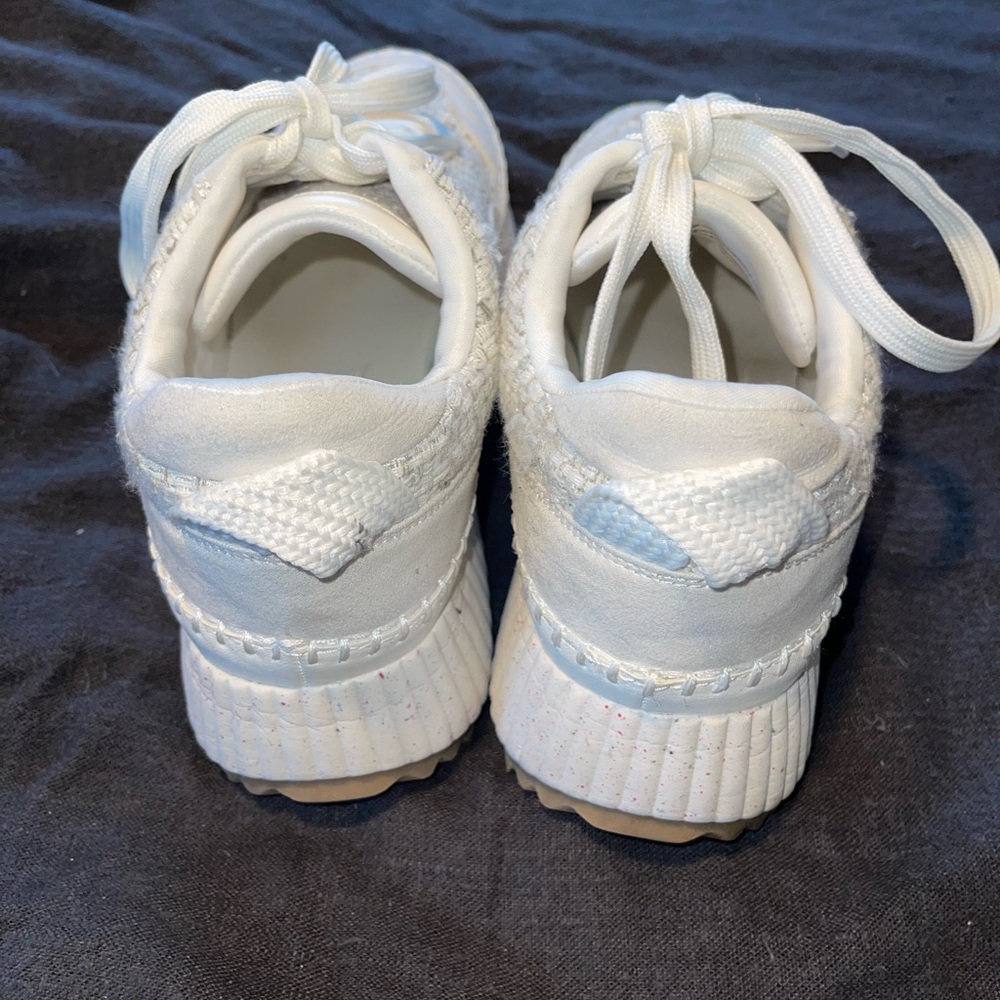 Universal Thread Sneakers - image 4